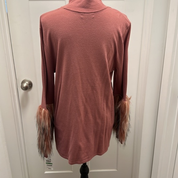 NWT Alfani Faux Fur Sleeve Sweater 🎿 - Picture 4 of 5